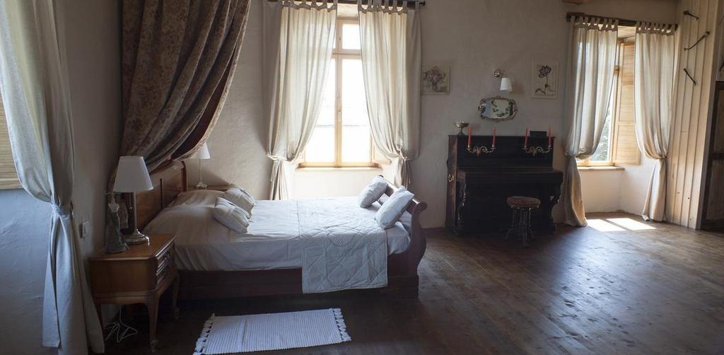Logis De Riparfonds Bed & Breakfast Bressuire Bagian luar foto