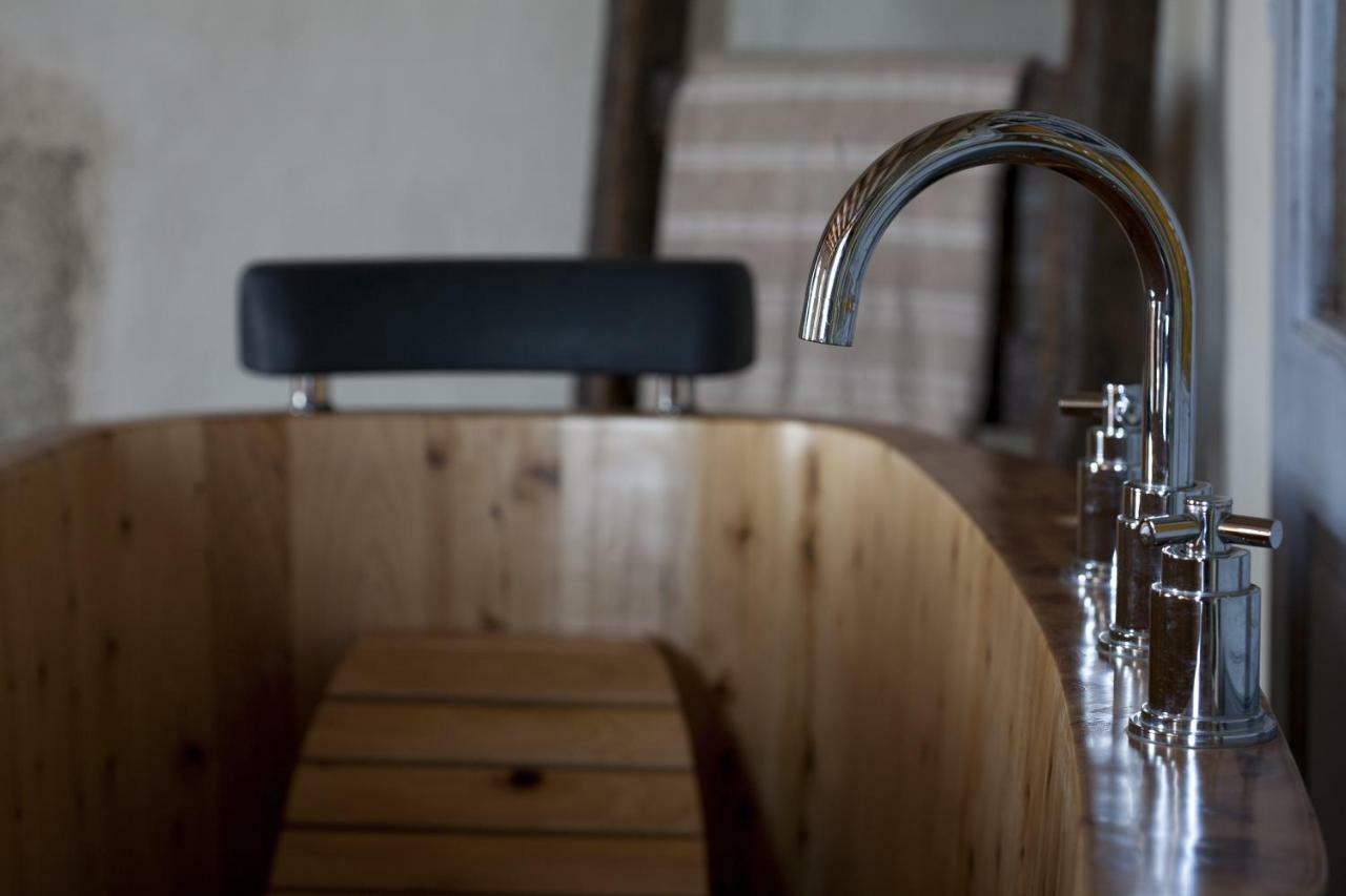 Logis De Riparfonds Bed & Breakfast Bressuire Ruang foto